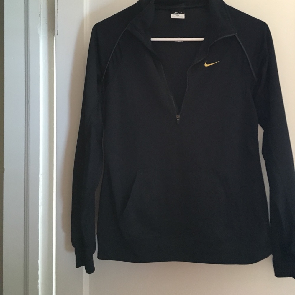 Nike dry-fit top