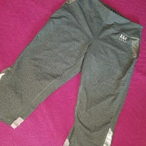 A & F active 3/4 leggings