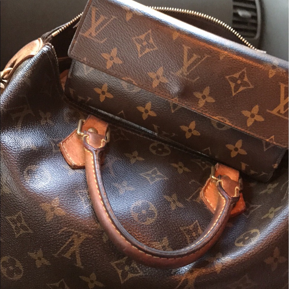 100% authentic Louis Vuitton