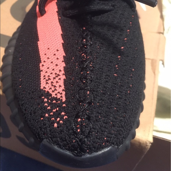 Yeezy 350 v2 red. Brand new deadstock - Picture 2 of 4