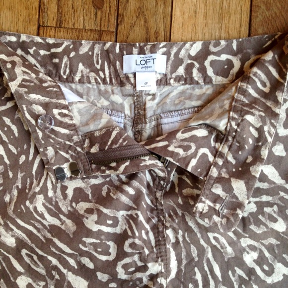 *free* Ann Taylor LOFT brown animal print skirt - Picture 3 of 5
