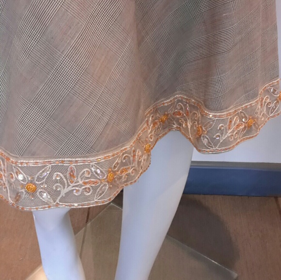 BEBE HOUNDSTOOTH/PLAID BROWN SKIRT W/ EMBROIDERY - Picture 3 of 8