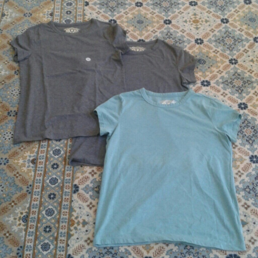 Lot of 3 T-shirts