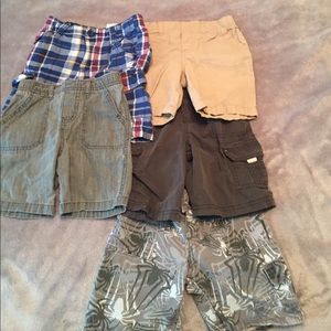 Boys 4T shorts great condition. 5 pairs.