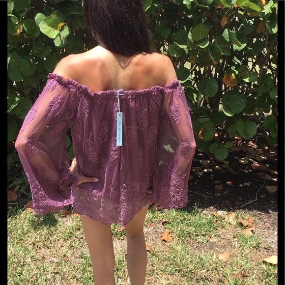😢 Last 1! Plum Off the Shoulder Top Small - Picture 3 of 3