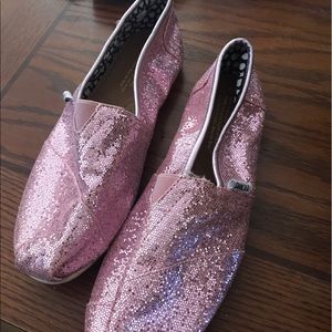 Toms