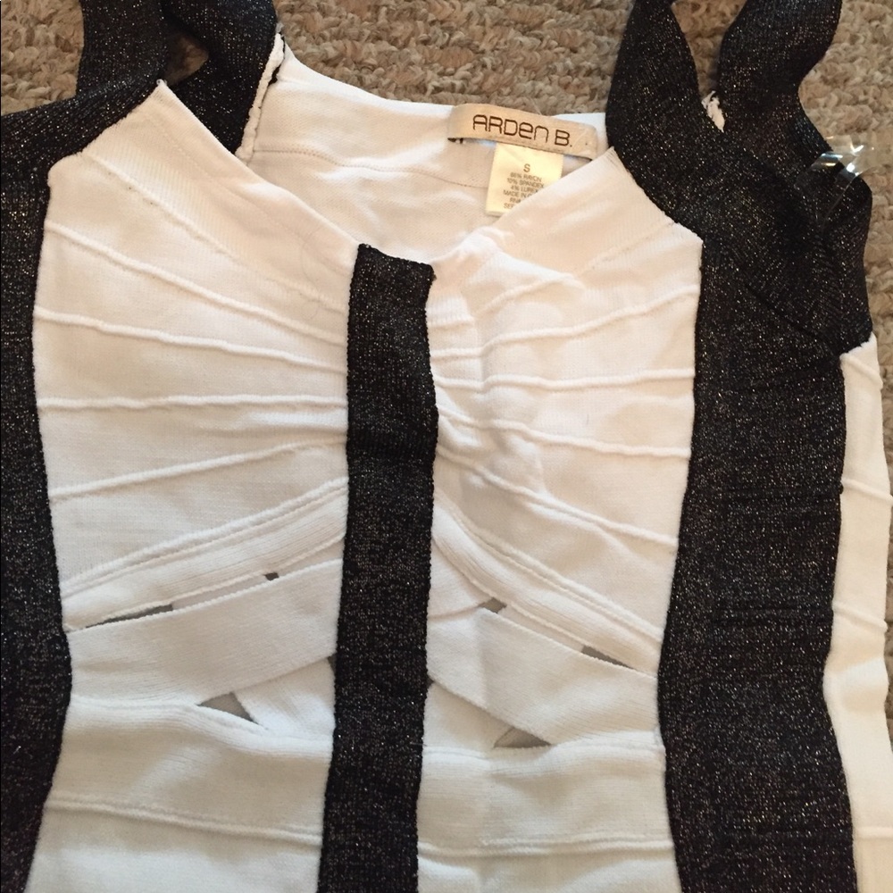 Dress - Picture 2 of 5