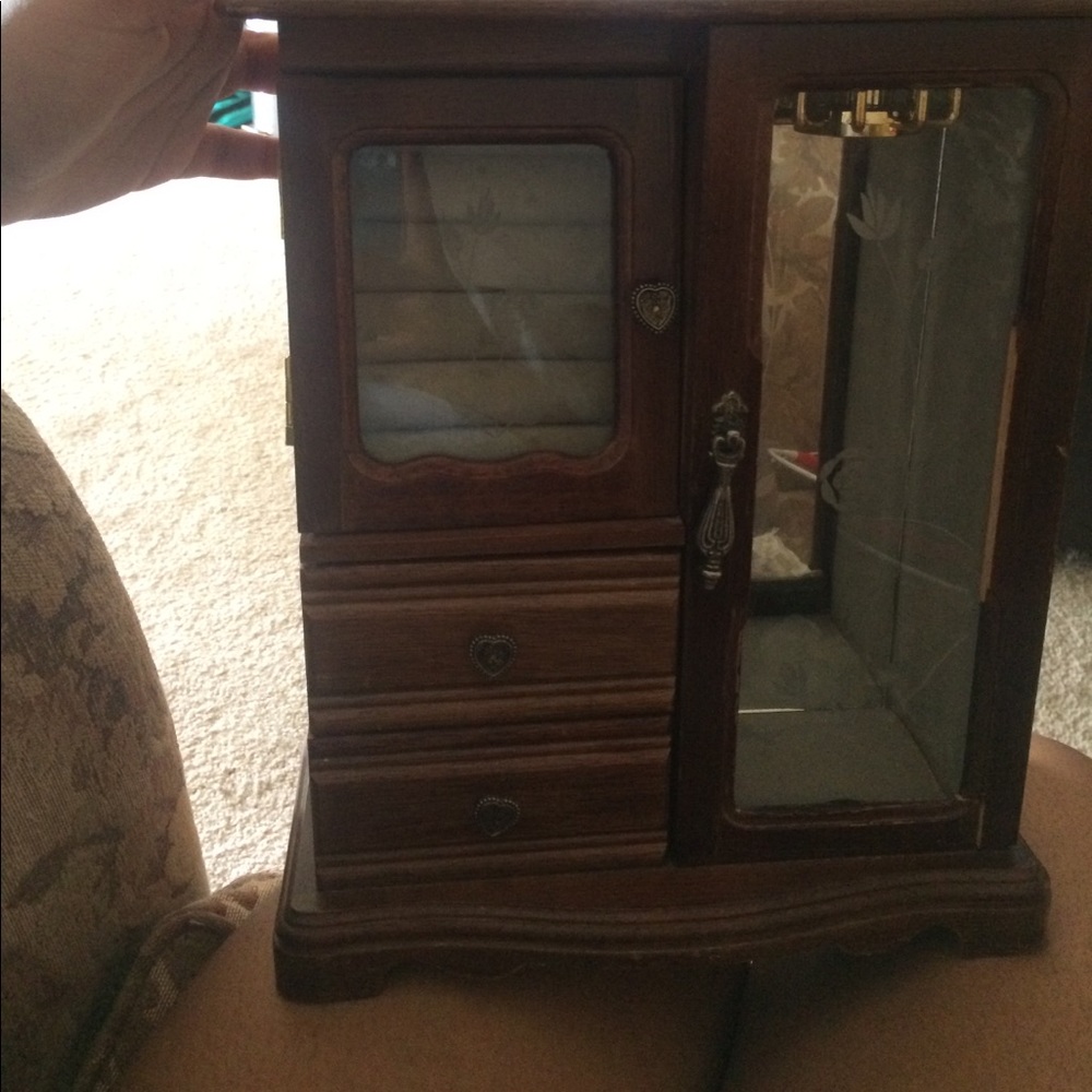 Beautiful Antique Jewelry Box ♥️