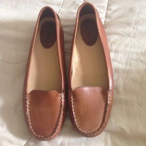 Cole Haan nike air brown leather flat/loafers