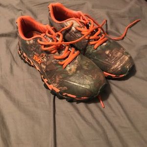 Real tree girl orange/camp shoes