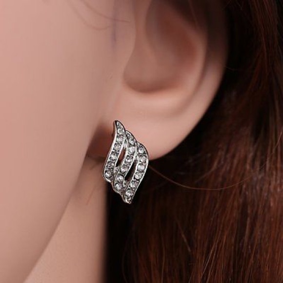 🌸 ANGEL'S WINGS Rhinestone 18-KRGP White Gold - Picture 2 of 4