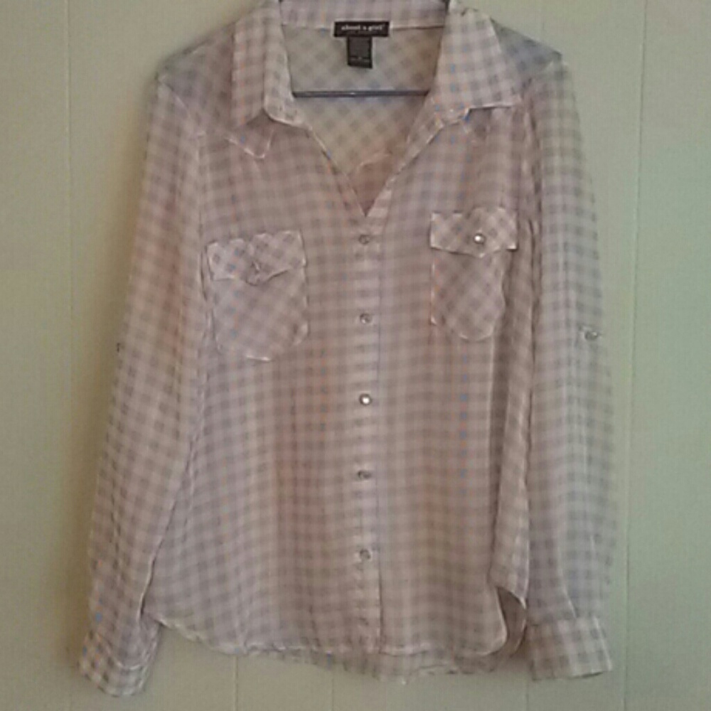 Long sleeve sheer pastel medium top