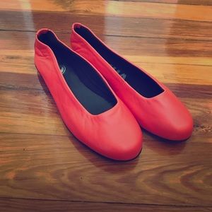 NWOT Kokua Barcelona Ballet Flats