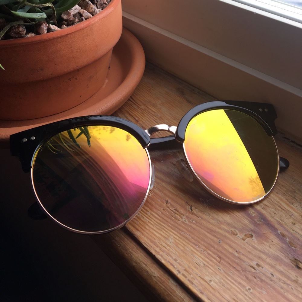 Multicolored oversized sunglasses