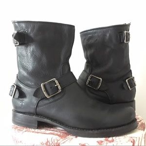 Frye Veronica Black Zip Back Boots!