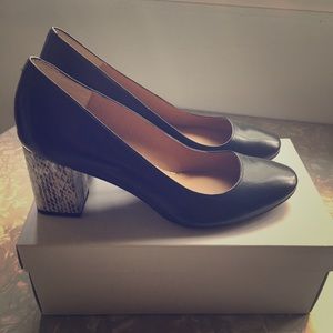 Stacked heel Calvin Klein Cirilla pumps