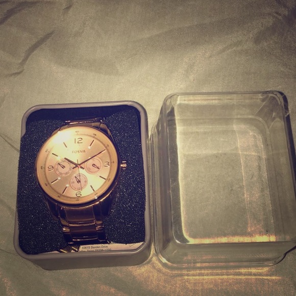 Watch - Picture 1 of 3