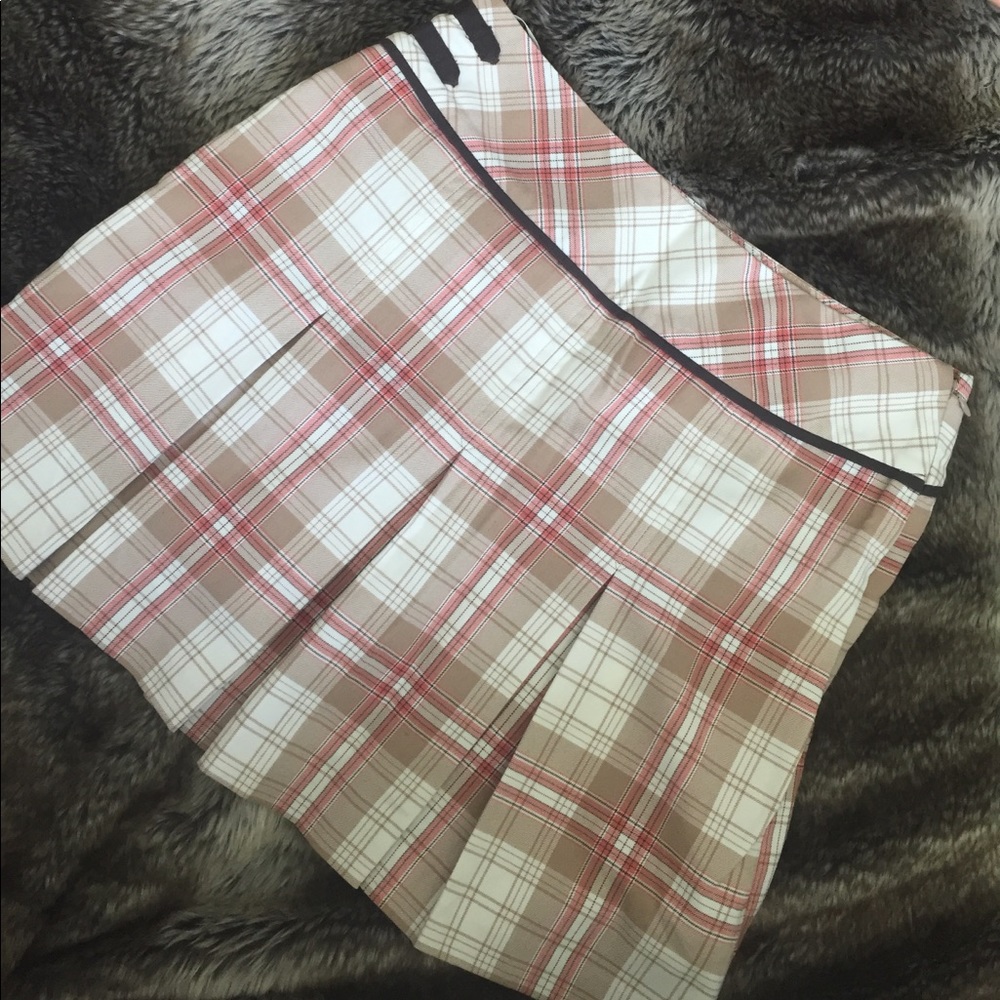 IZOD golf skort single back pocket and size zip