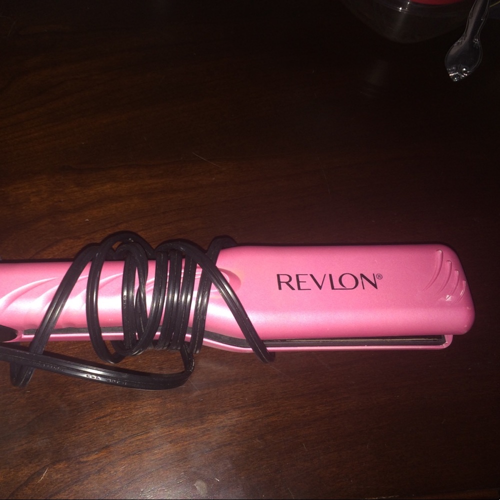 Hair straightener, barely used!