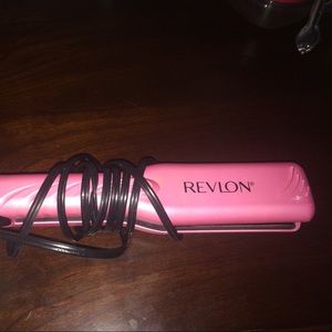 Hair straightener, barely used!
