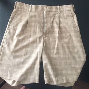 Tiger Woods golf shorts