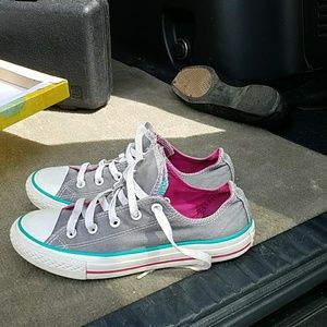 GRAY CONVERSE WORN ONCE. Girls 3 Big Girl.