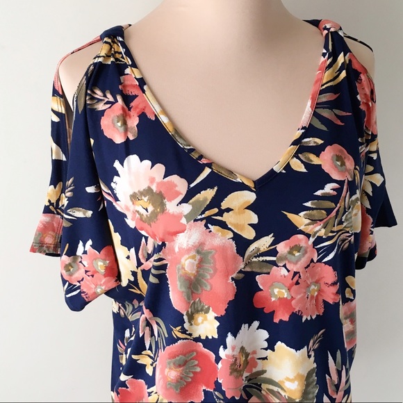 Floral Cold Shoulder Tie Back Double V Neck Top - Picture 6 of 8