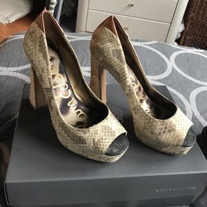 Leather snake pattern platform shoe