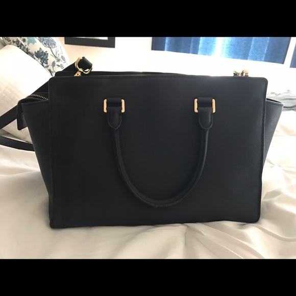 Michael Kors 'Medium Selma' Leather Satchel - Picture 2 of 4