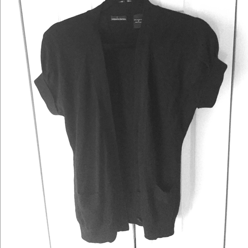 Short sleeve black merino wool sweater