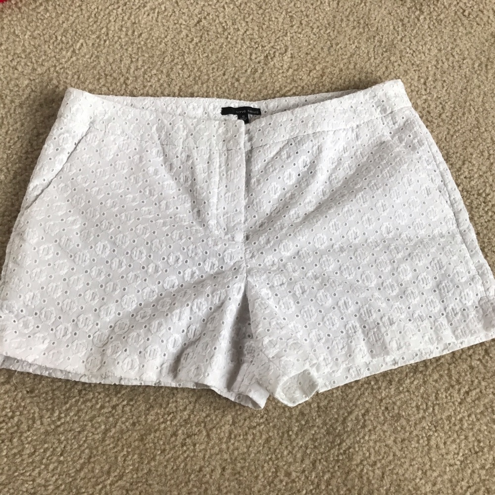 Harve Benard Womens White Eyelet Flat Front Shorts