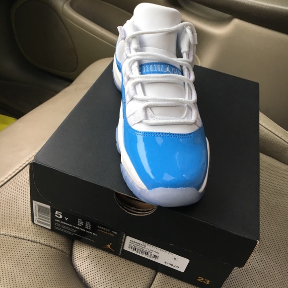 Size 5 Jordan 11 lows light blue white - Picture 1 of 4