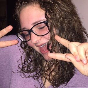 Meet your Posher, Camille