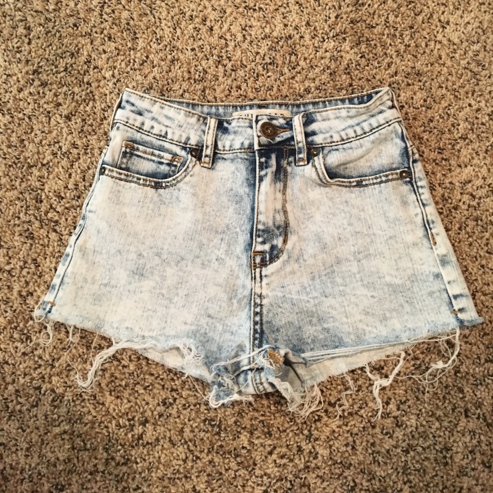 Faded Light-Wash Super High Rise Shorty