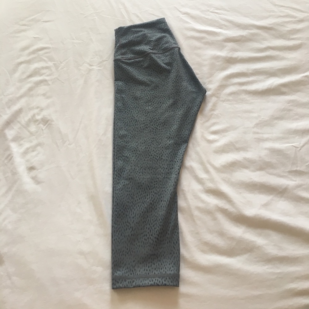 Lululemon high rise wunder under crops!!
