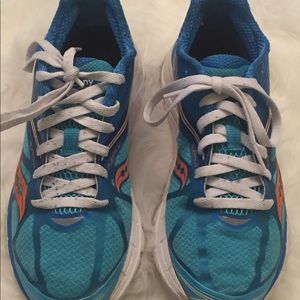 Saucony Kinvara 4 running shoes