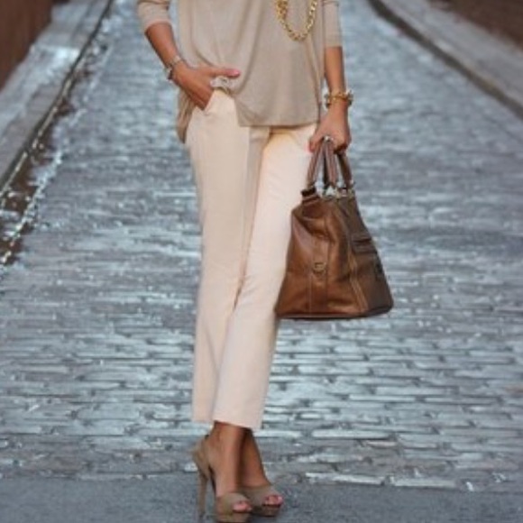 LOFT Pants - 🌴NEW LOFT BEAUTIFUL IVORY DRESS CROP PANTS🌴