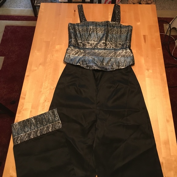 Satin outfit - Picture 1 of 7