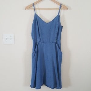 Spring jean dress with pockets
