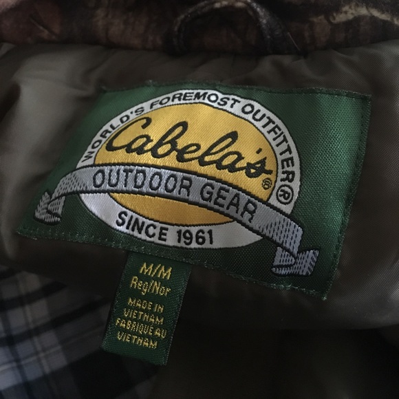 Cabelas medium hunting jacket (camo) - Picture 3 of 3