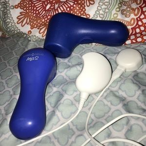 Clarisonic Mia 2. Used but in good condition.