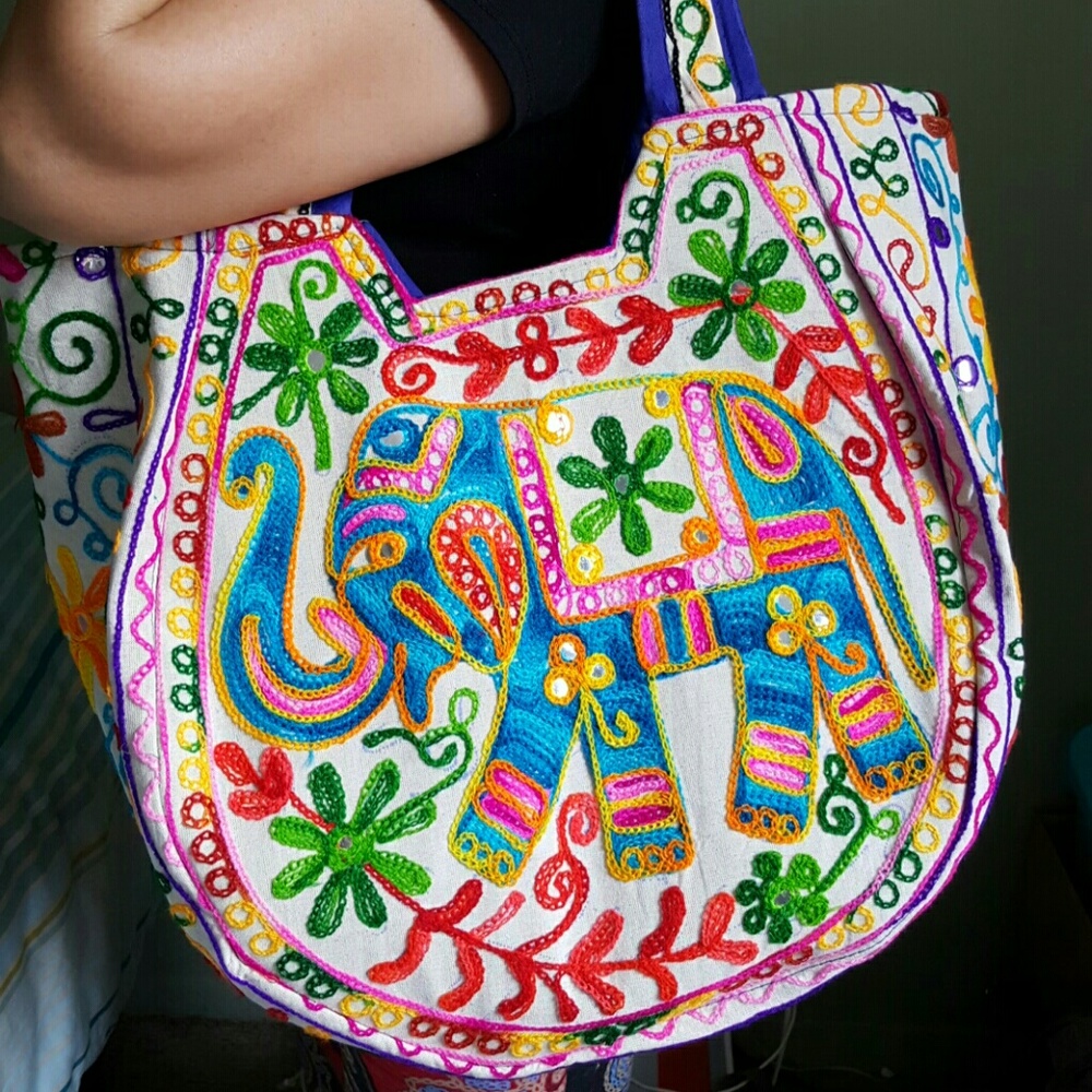 🎉🎉Host pick🎉🎉Hand embroidered boho bag