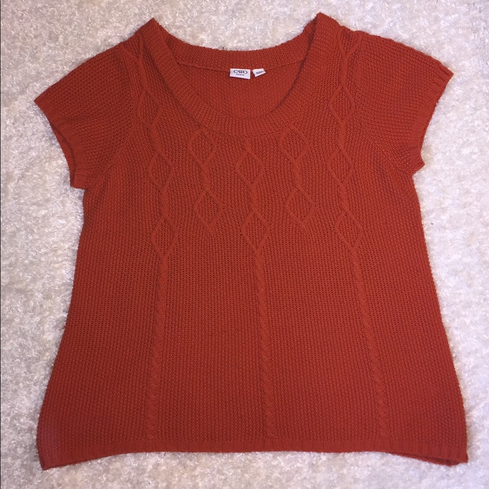 Orange sweater, short sleeved