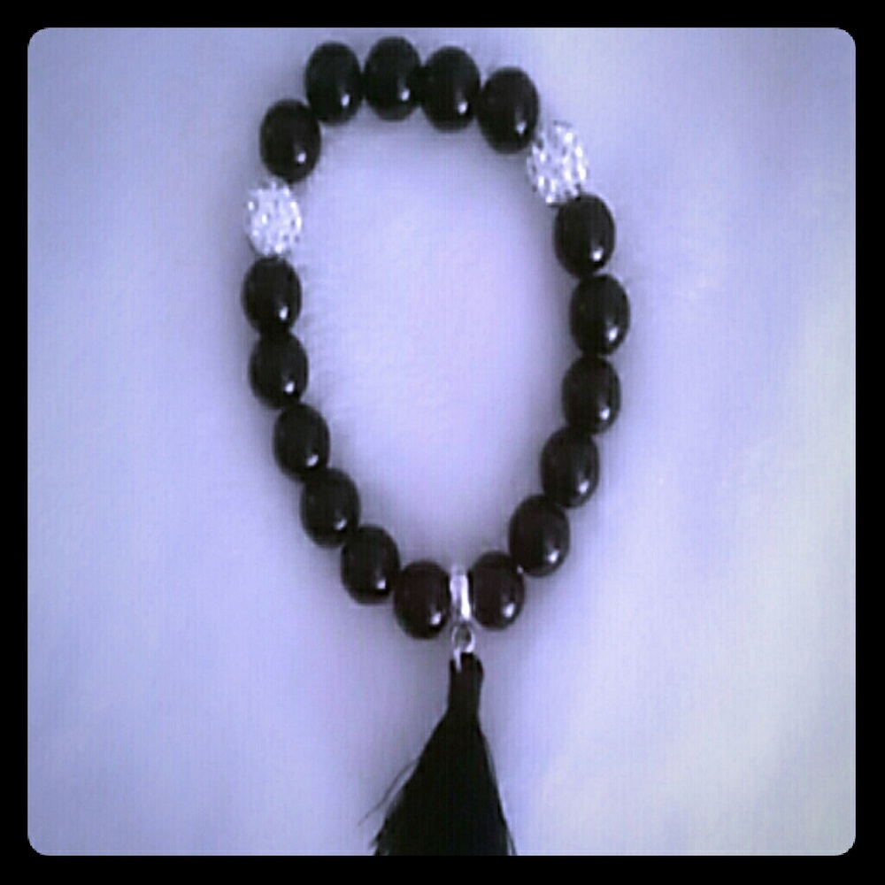 Trendy beaded tassel bracelet!!