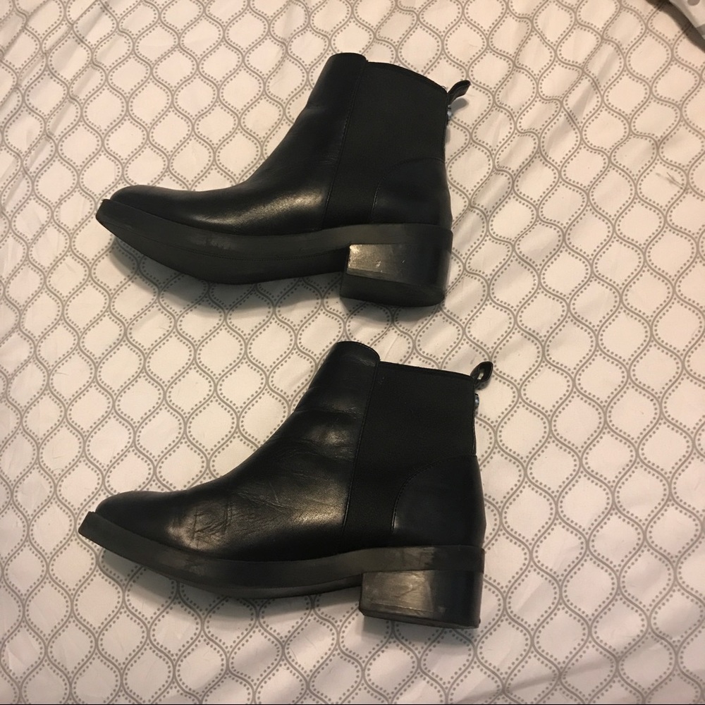 Steve Madden black booties