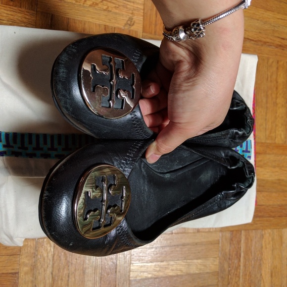 Tory Burch Reva Black Silver Ballet Flats - Picture 3 of 3