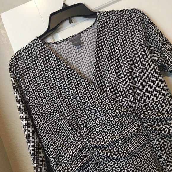 Ann Taylor sz 4 dress, black&cream, comfy&classy - Picture 3 of 3