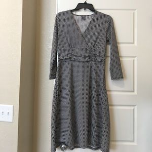 Ann Taylor sz 4 dress, black&cream, comfy&classy