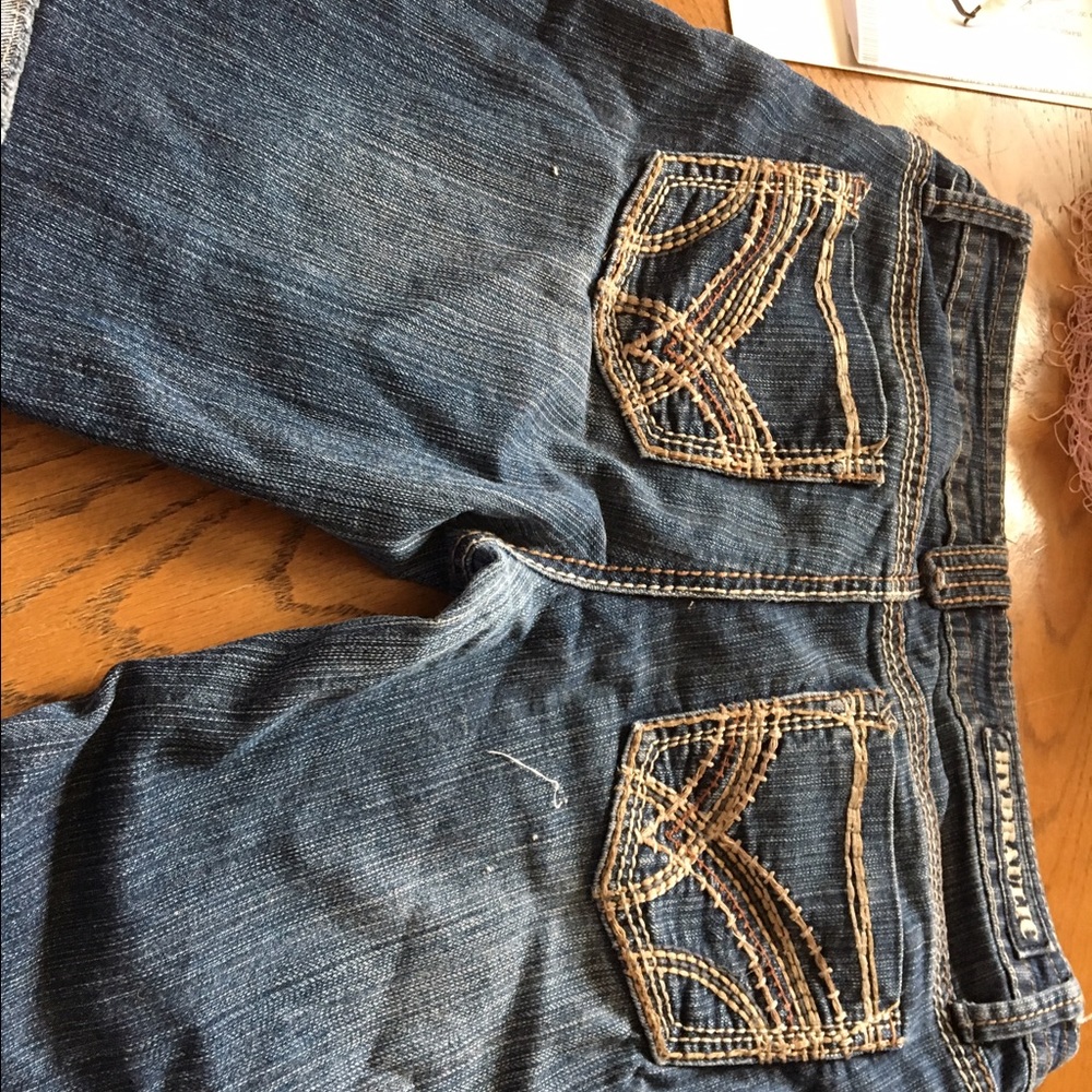 Clothing - Picture 4 of 8