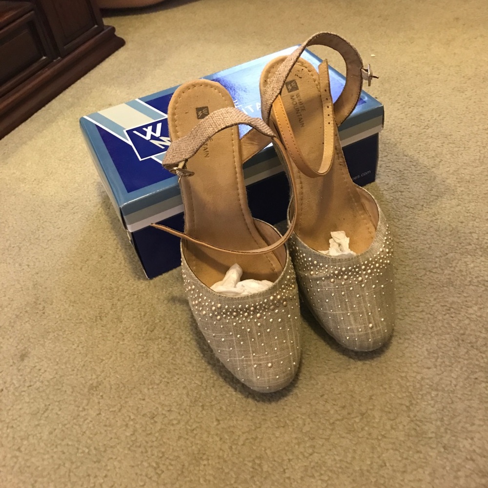White mountain wedges